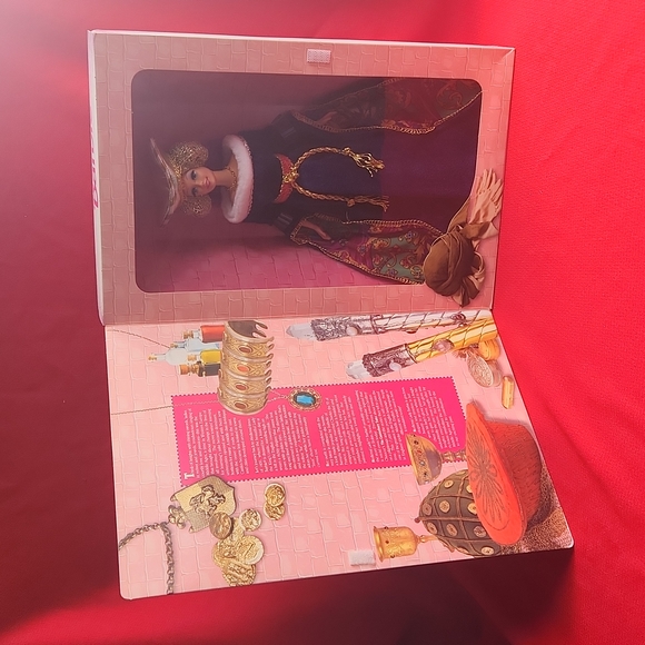 Vintage Barbie Midieval Lady - Picture 2 of 8